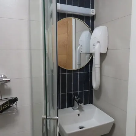 מלון The Stable Loft At Troysgate *