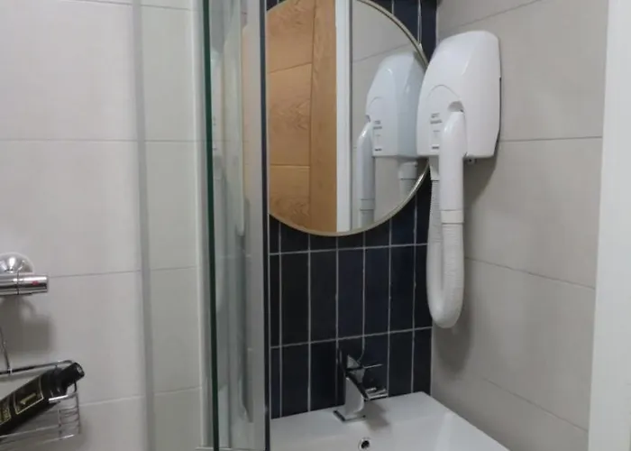 Отель The Stable Loft At Troysgate *